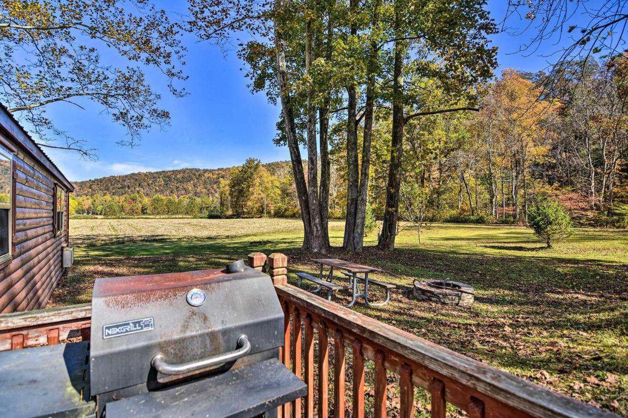 Parsons Rural Cabin Hideaway With Fire Pit And Mtn Views! מראה חיצוני תמונה